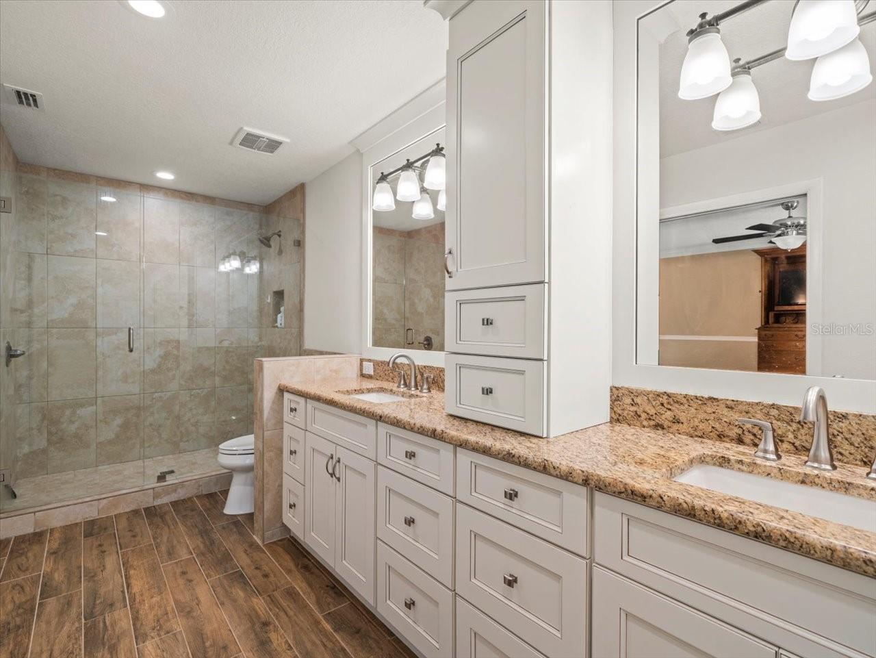 4118 CARROLLWOOD VILLAGE DR