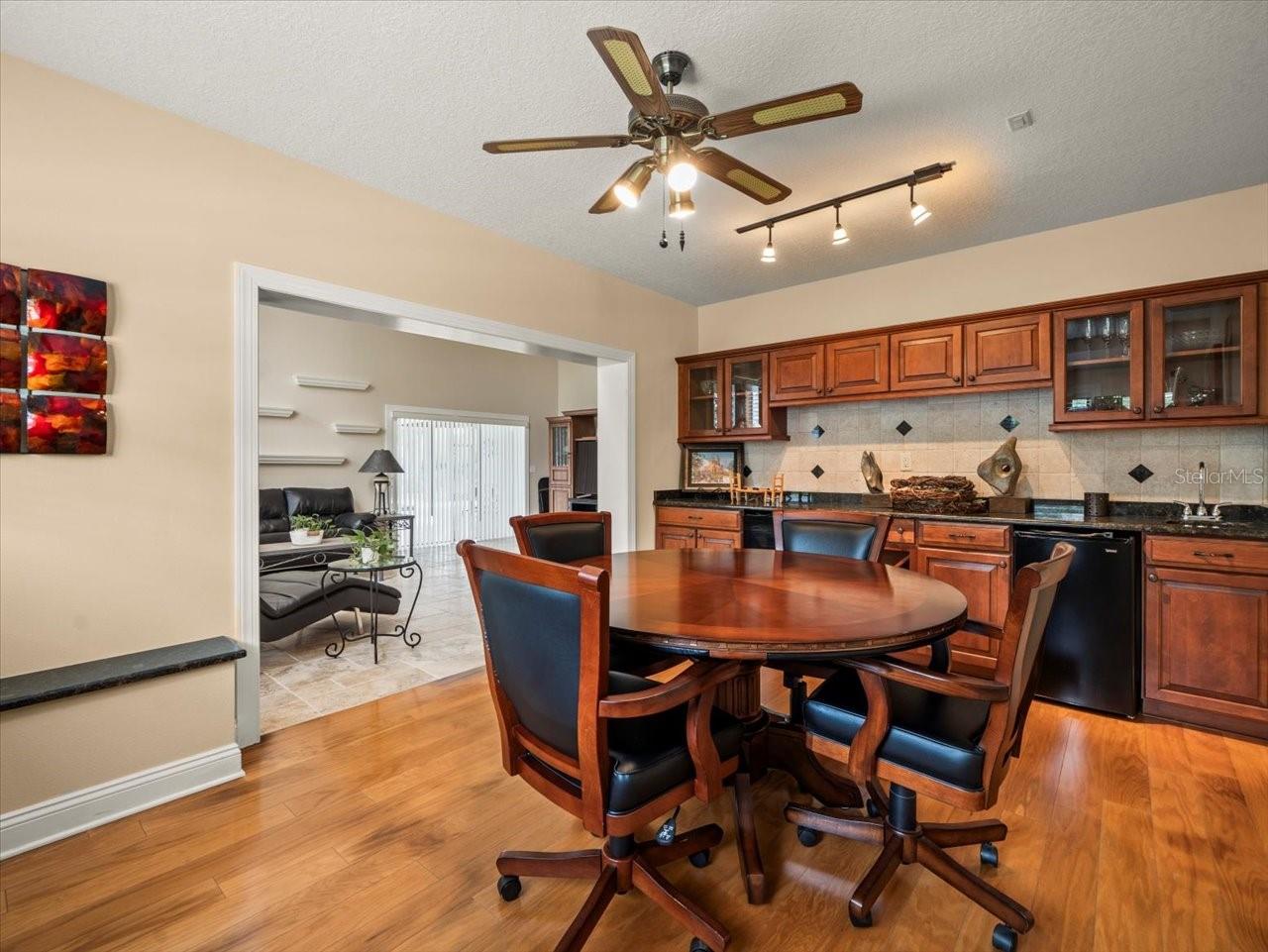 4118 CARROLLWOOD VILLAGE DR