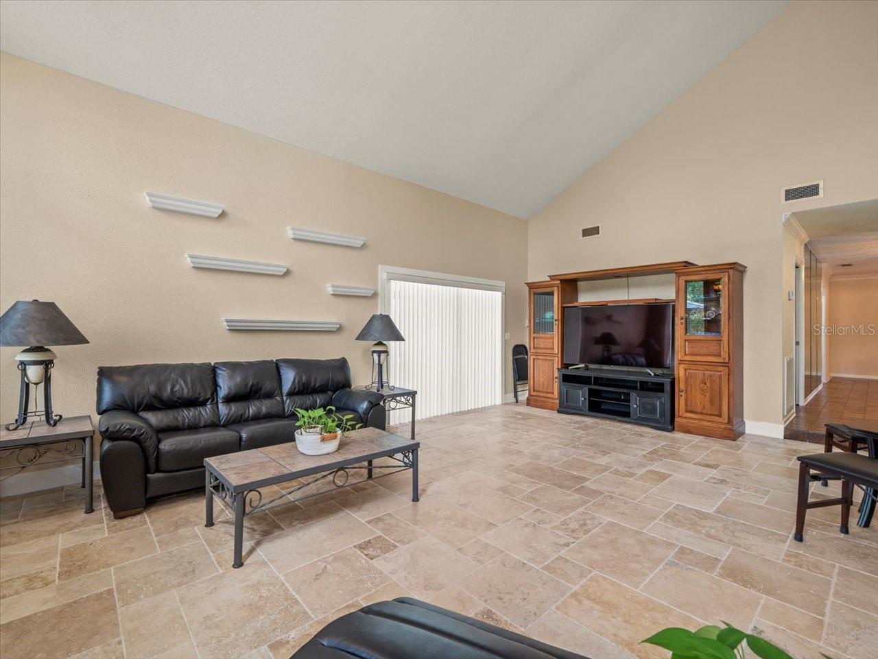 4118 CARROLLWOOD VILLAGE DR
