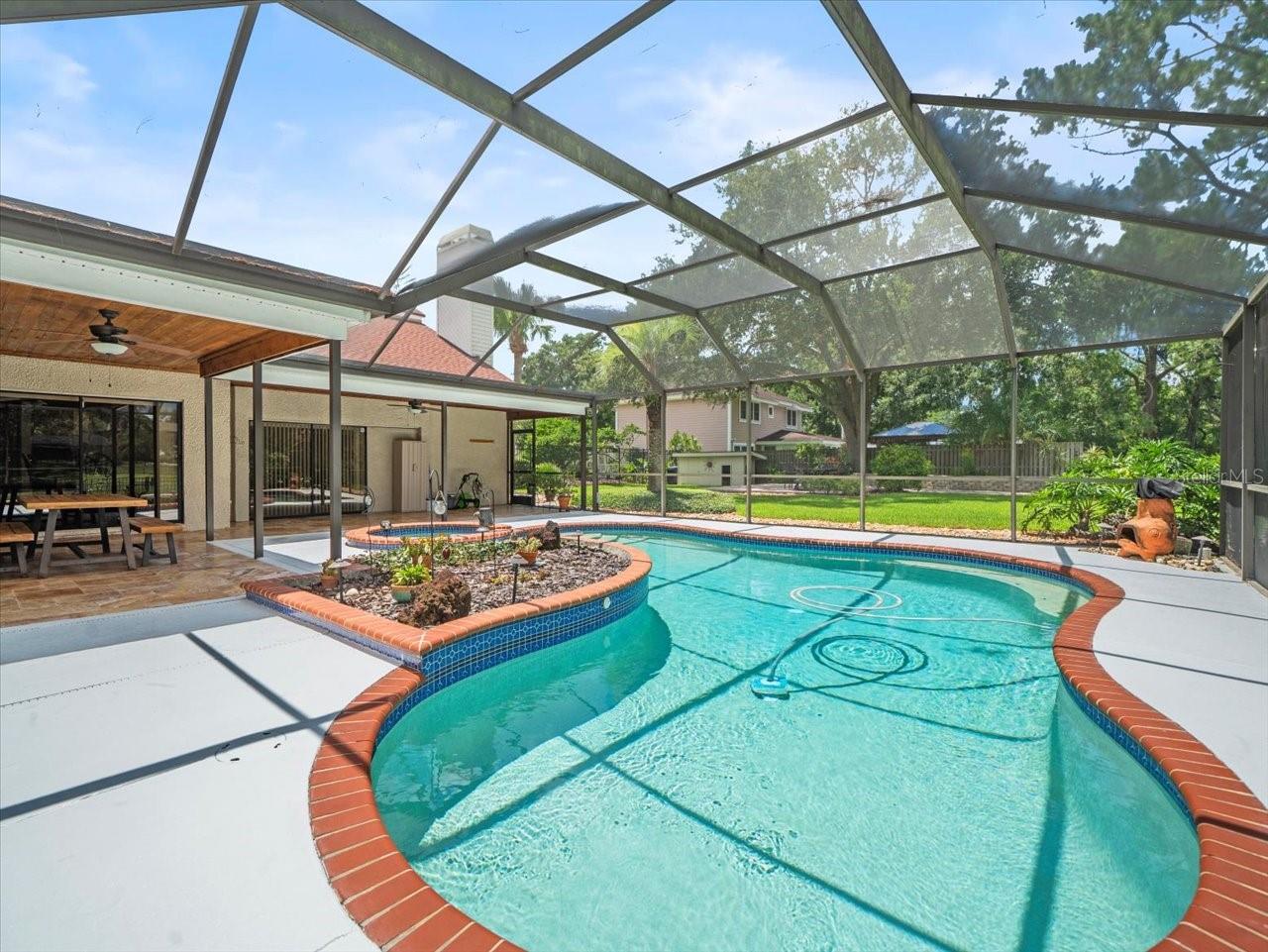 4118 CARROLLWOOD VILLAGE DR