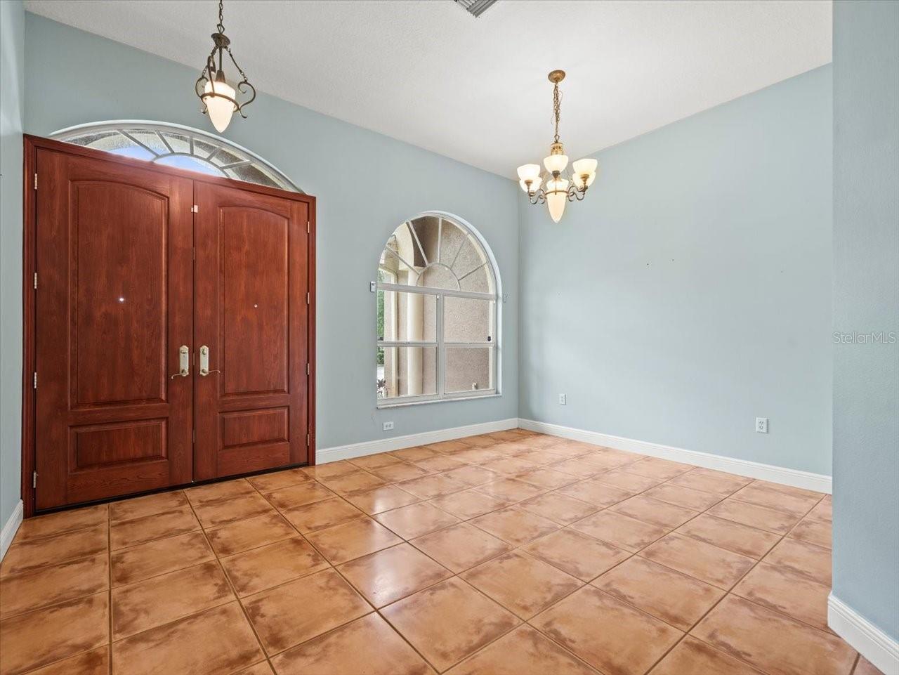 2409 HEATHER MANOR LN