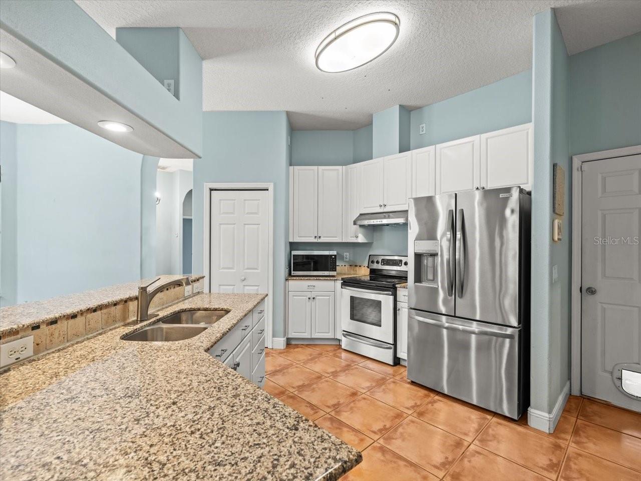 2409 HEATHER MANOR LN