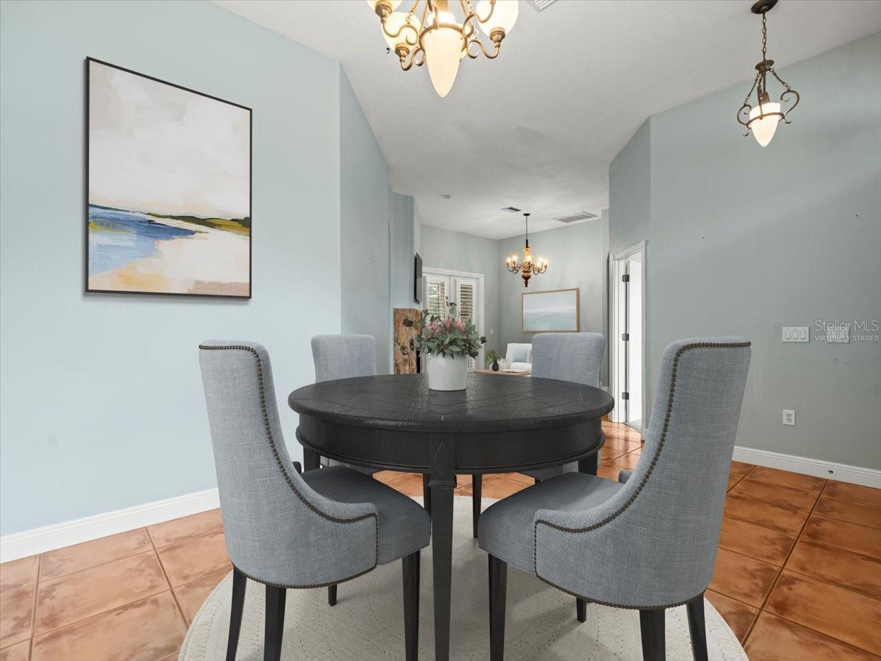2409 HEATHER MANOR LN