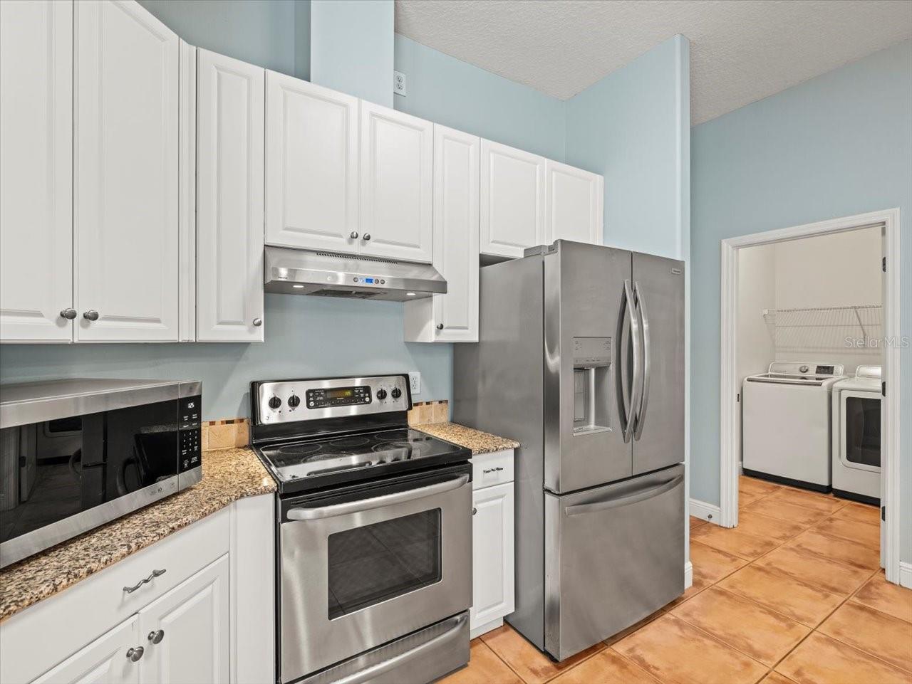 2409 HEATHER MANOR LN