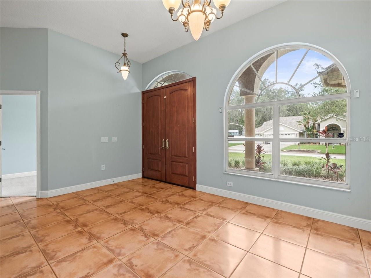 2409 HEATHER MANOR LN