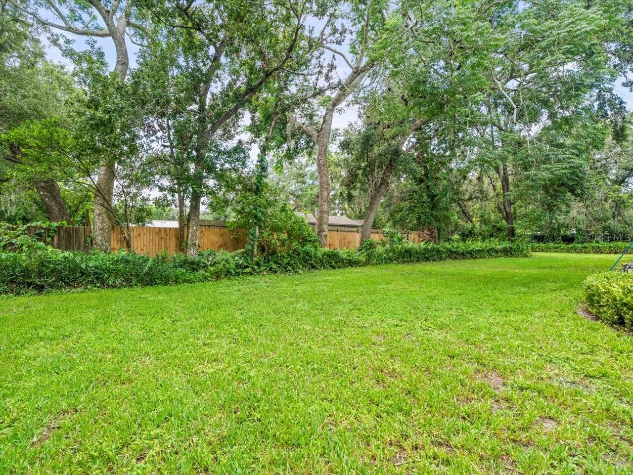 2409 HEATHER MANOR LN