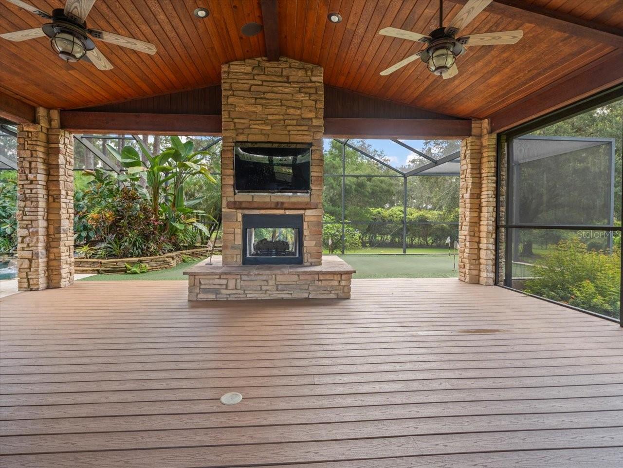 412 PINE BLUFF DR