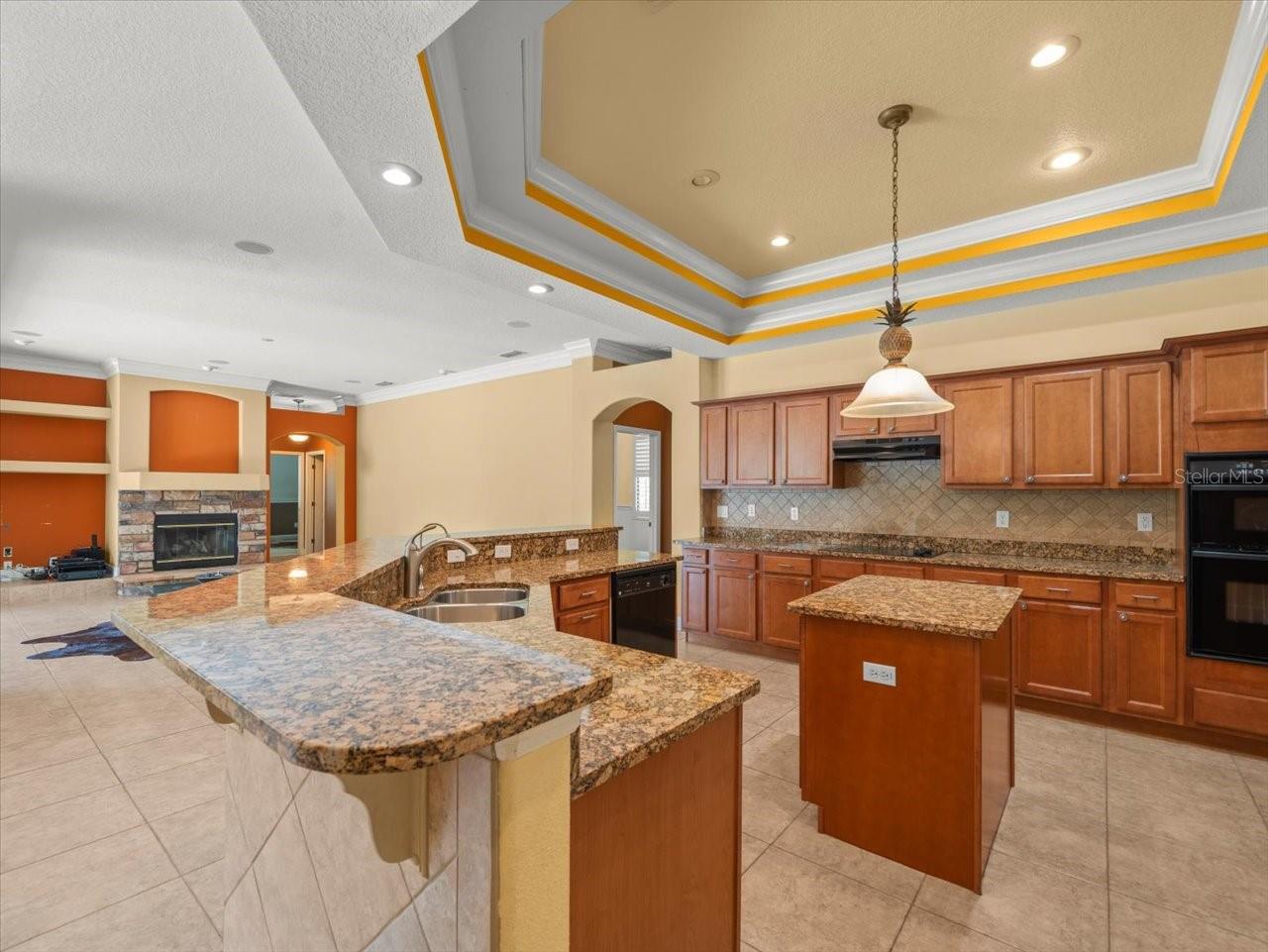 412 PINE BLUFF DR