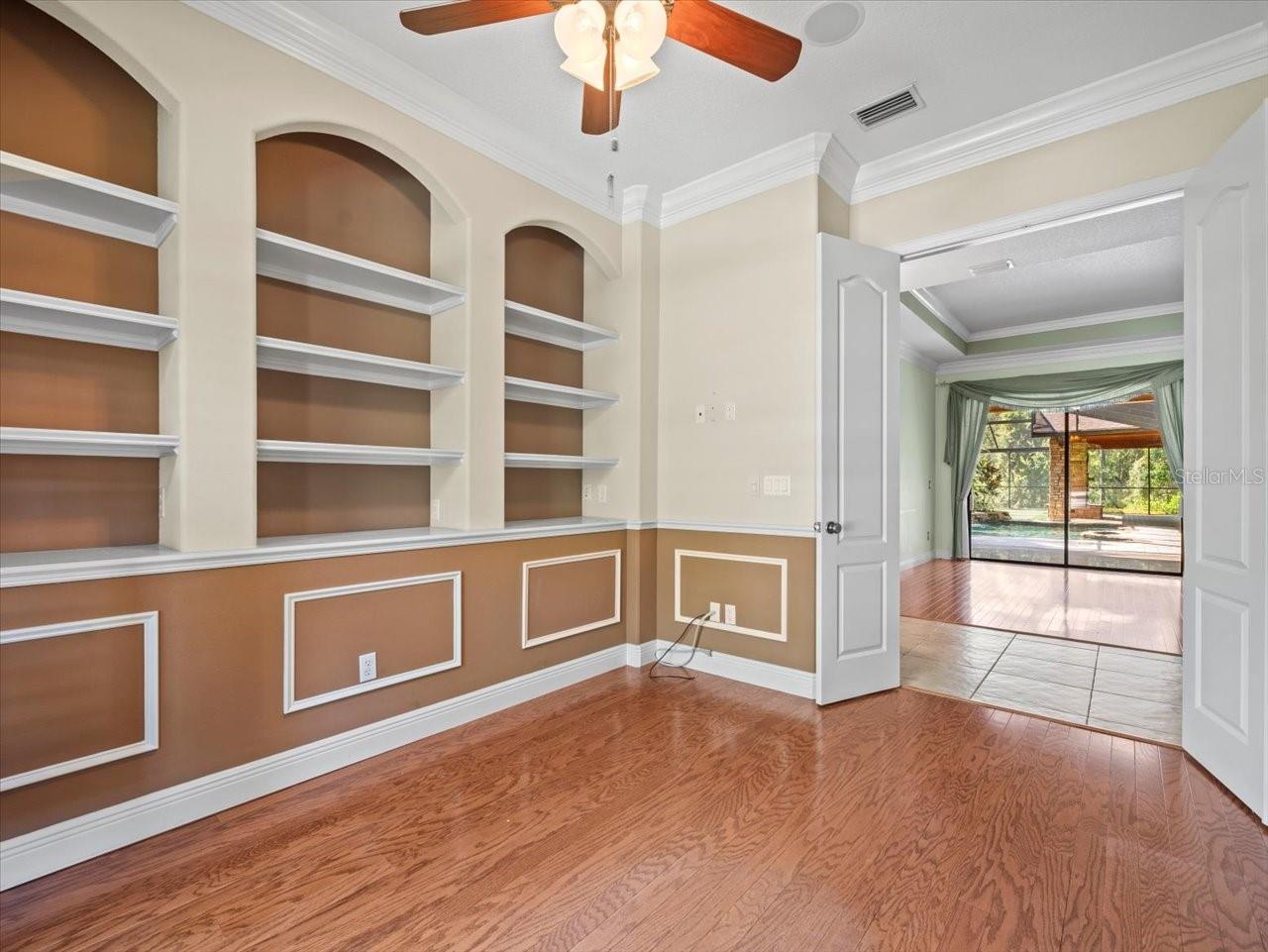 412 PINE BLUFF DR