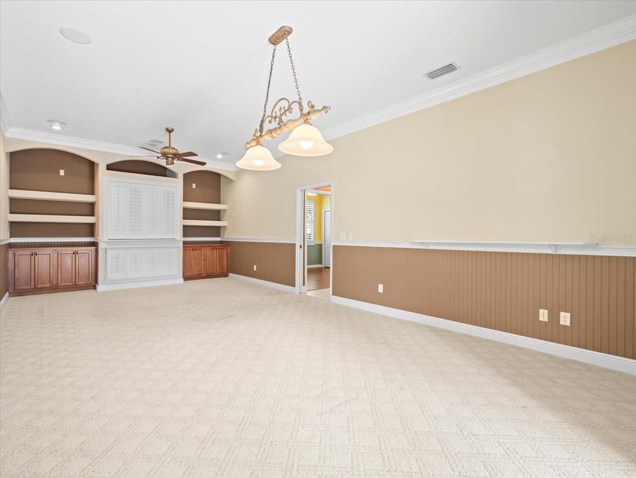 412 PINE BLUFF DR