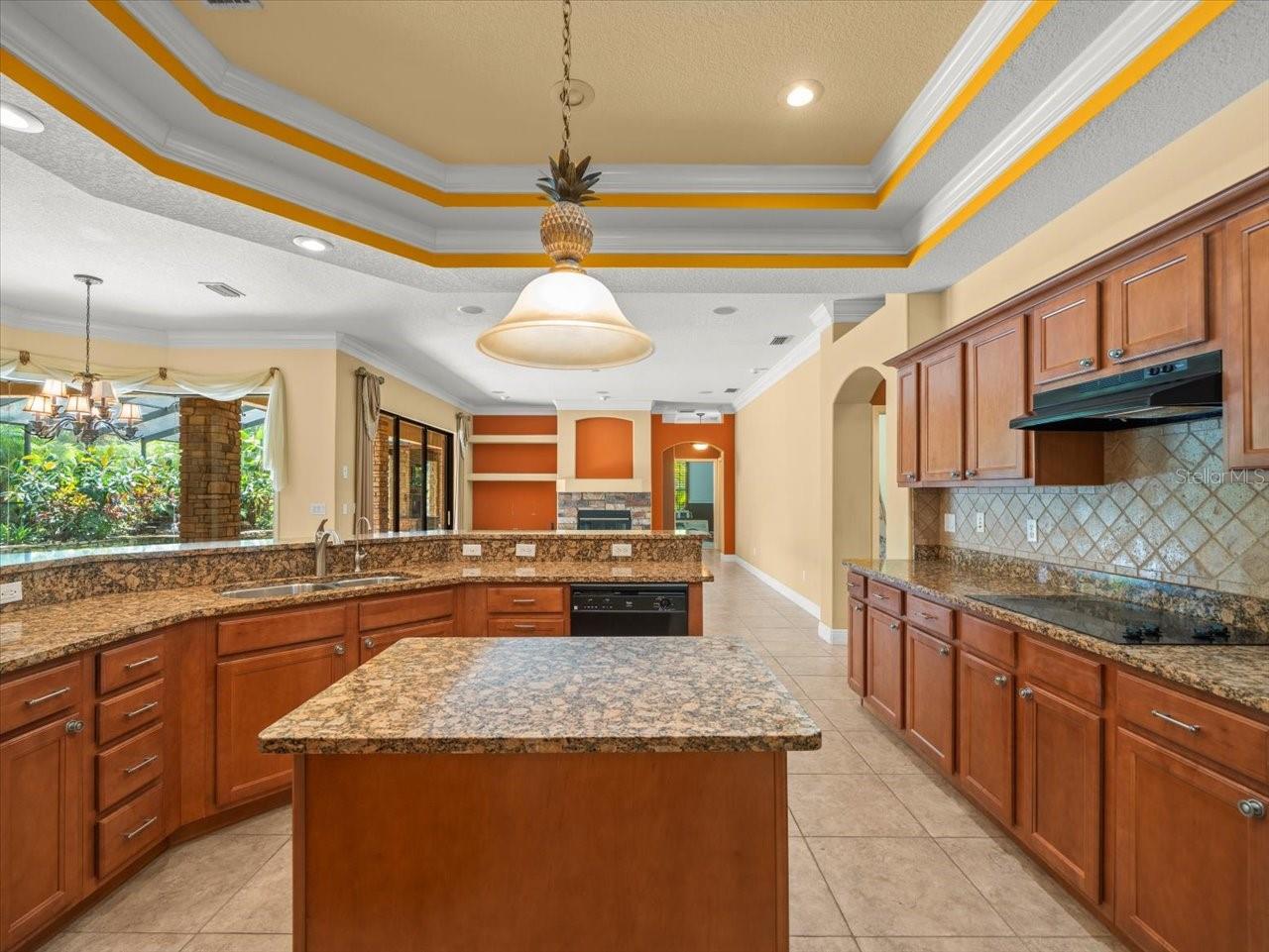 412 PINE BLUFF DR