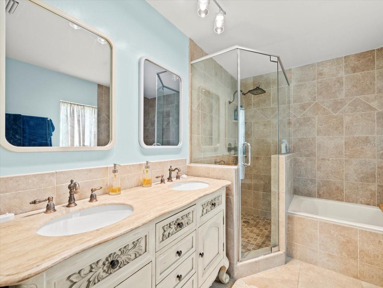 16211 SAWGRASS CIR