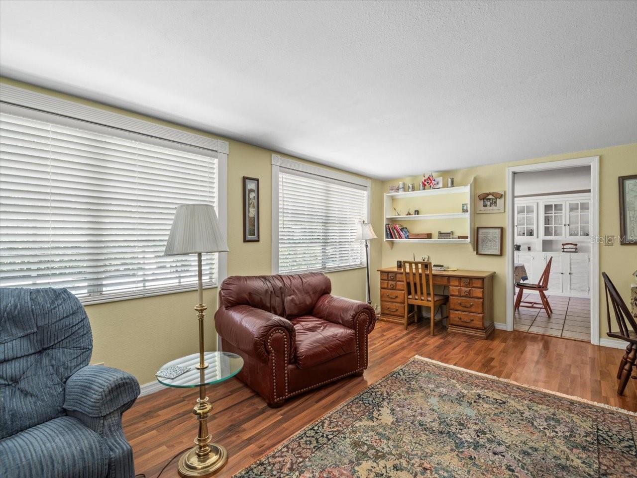 10305 ORANGE GROVE DR