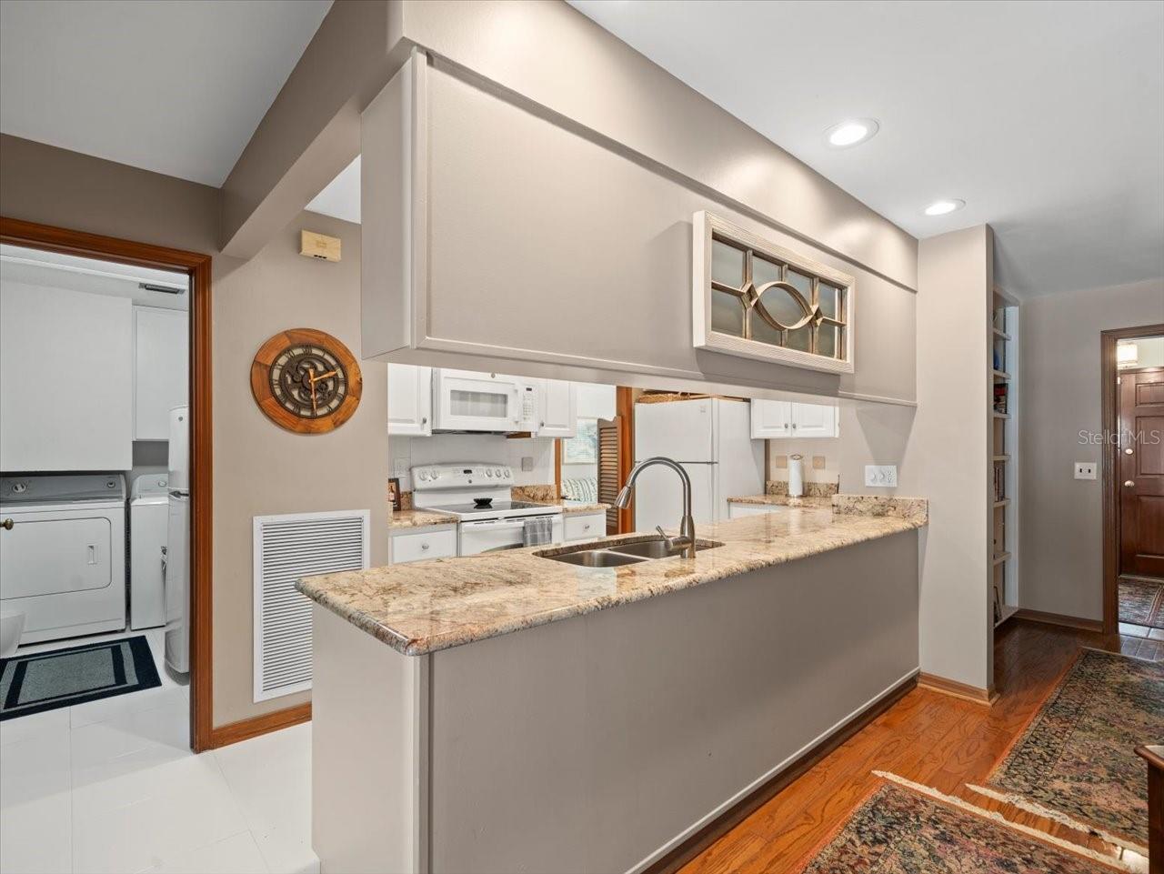 10305 ORANGE GROVE DR