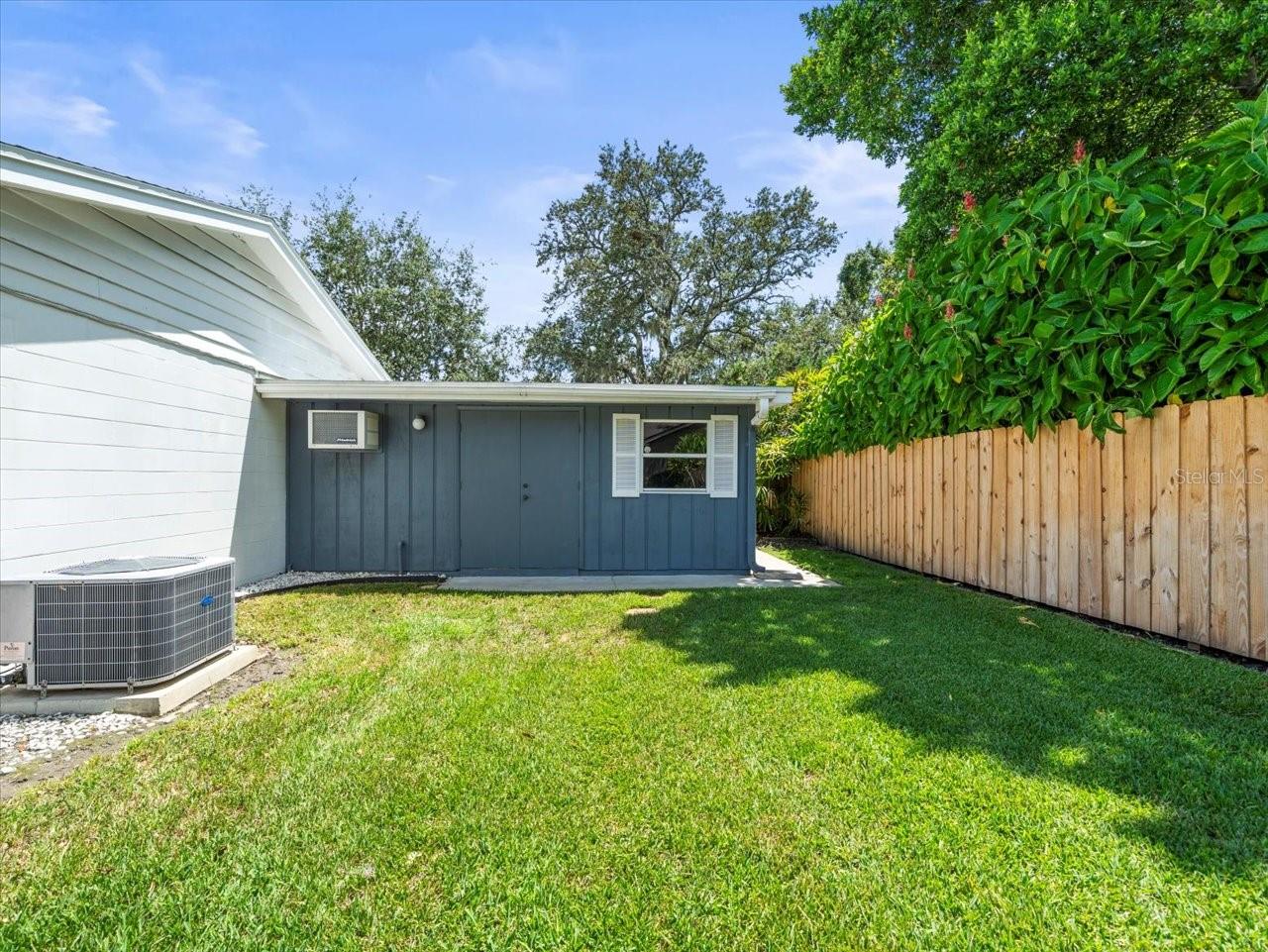 10305 ORANGE GROVE DR