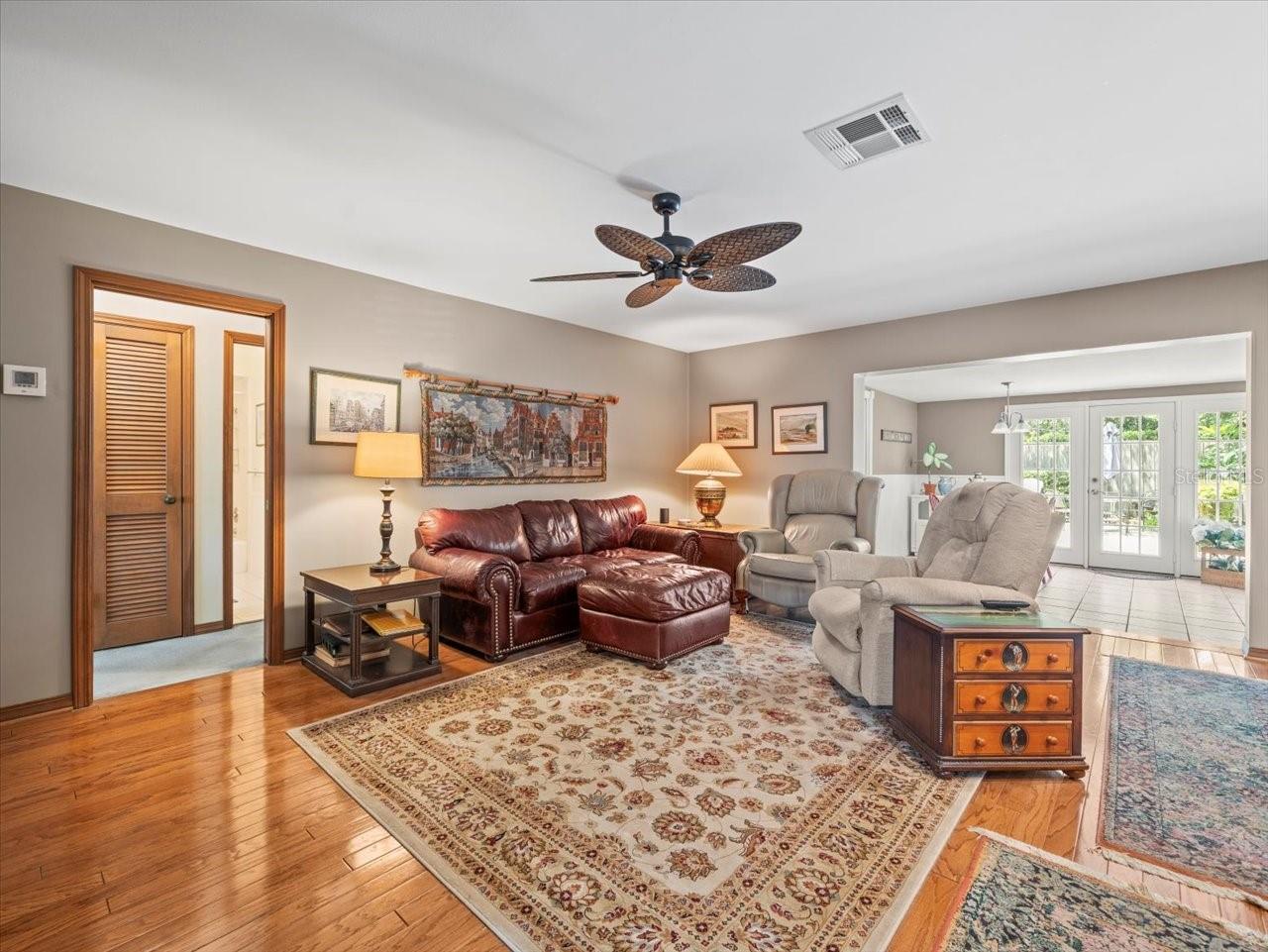 10305 ORANGE GROVE DR