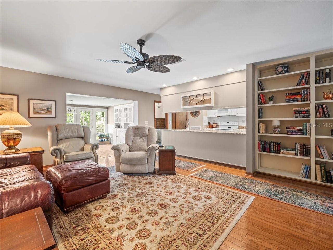 10305 ORANGE GROVE DR