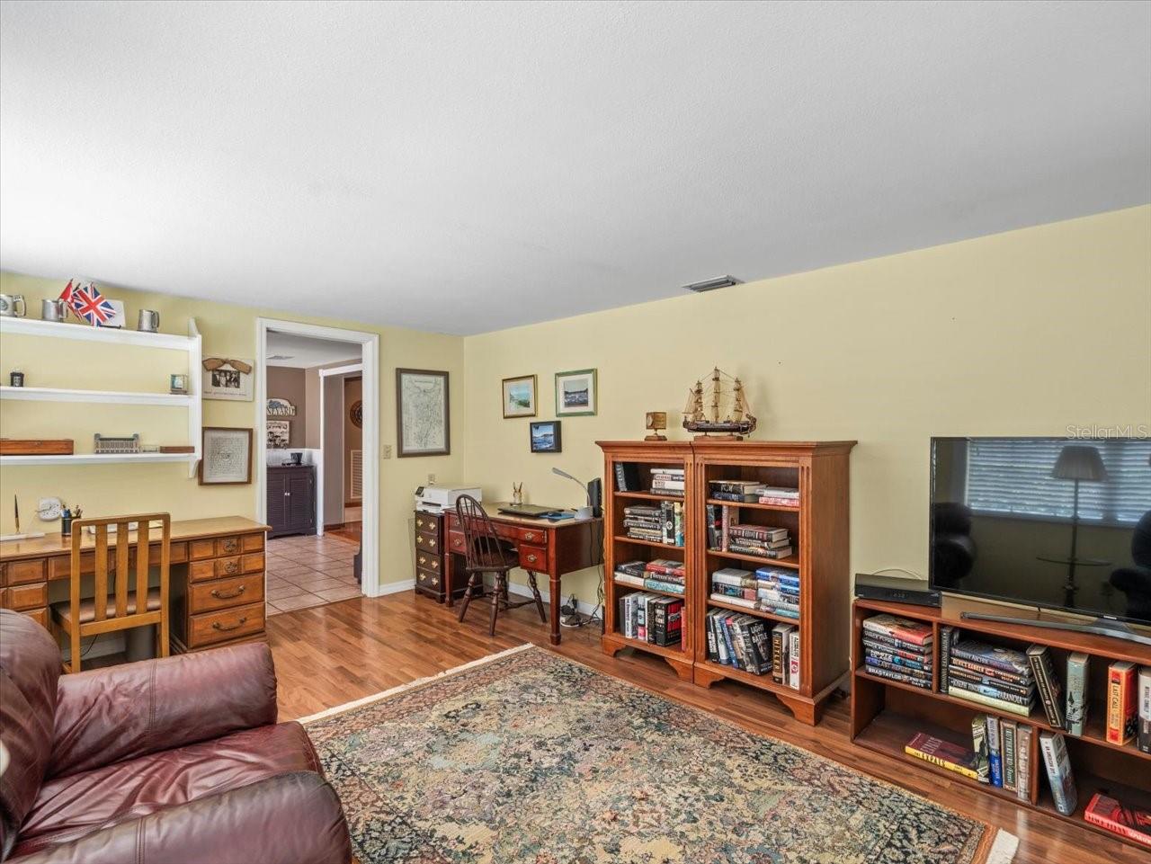 10305 ORANGE GROVE DR