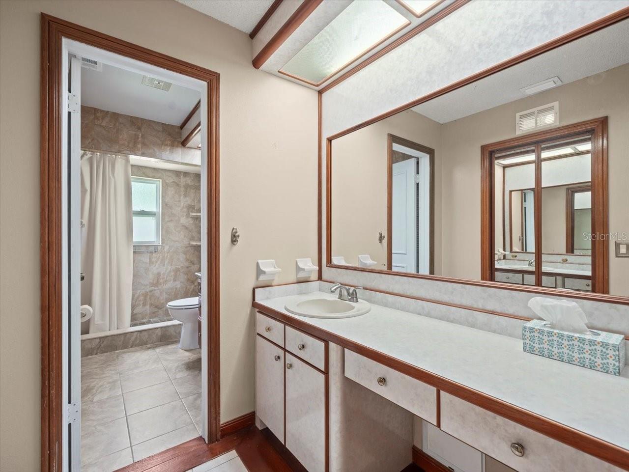 15909 MARSHFIELD DRIVE DR