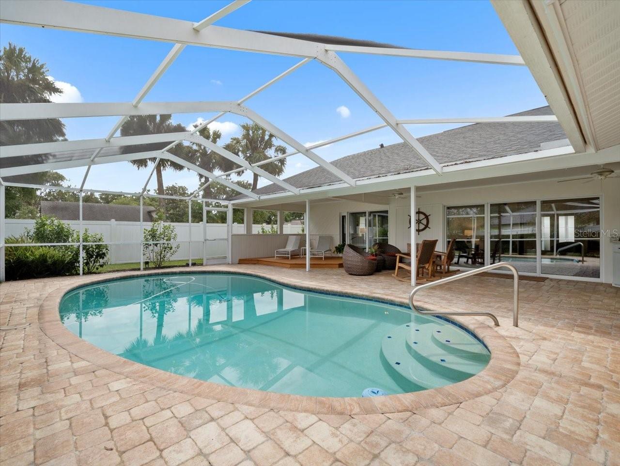 13707 WALBROOKE DR