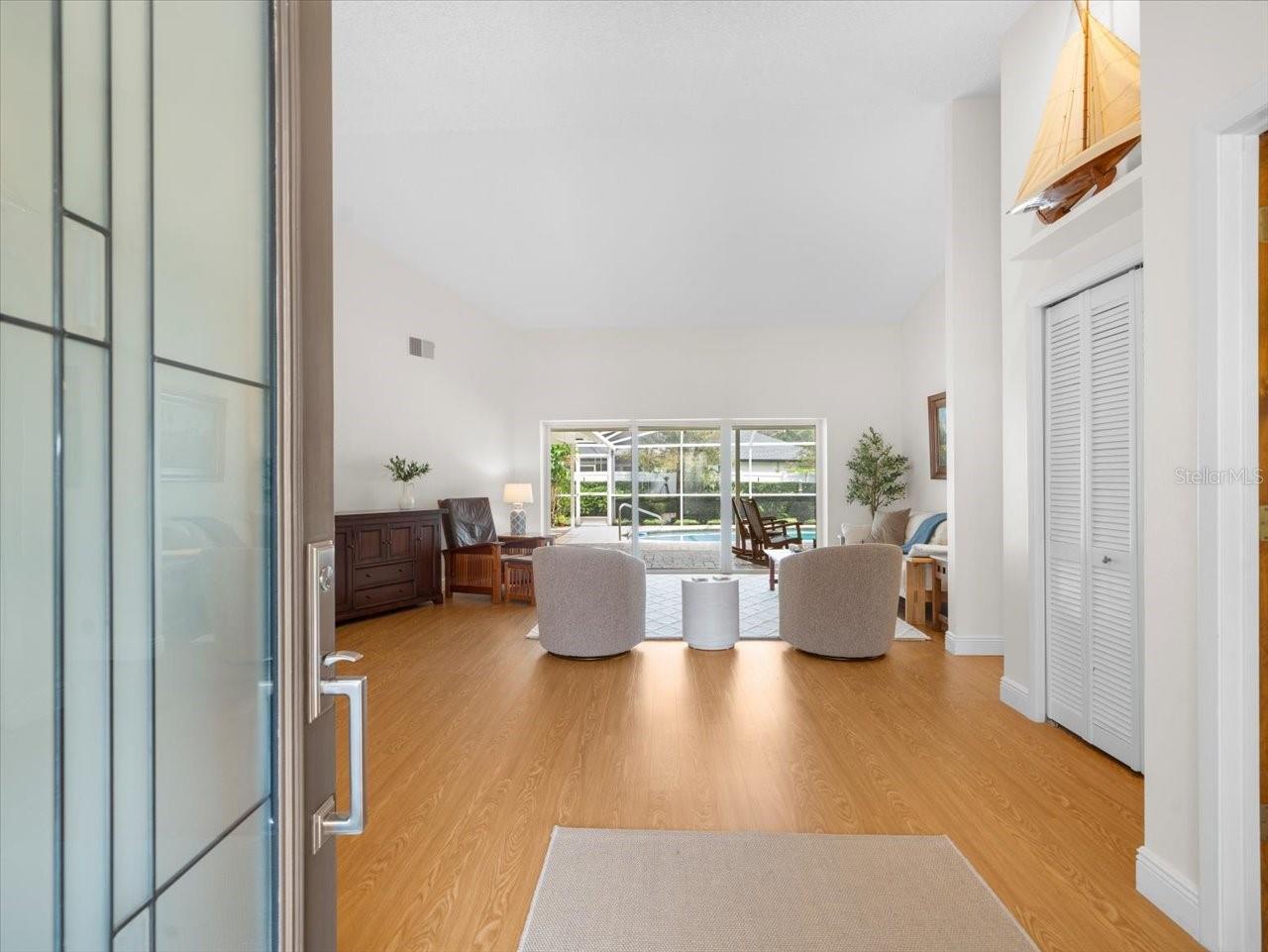 13707 WALBROOKE DR