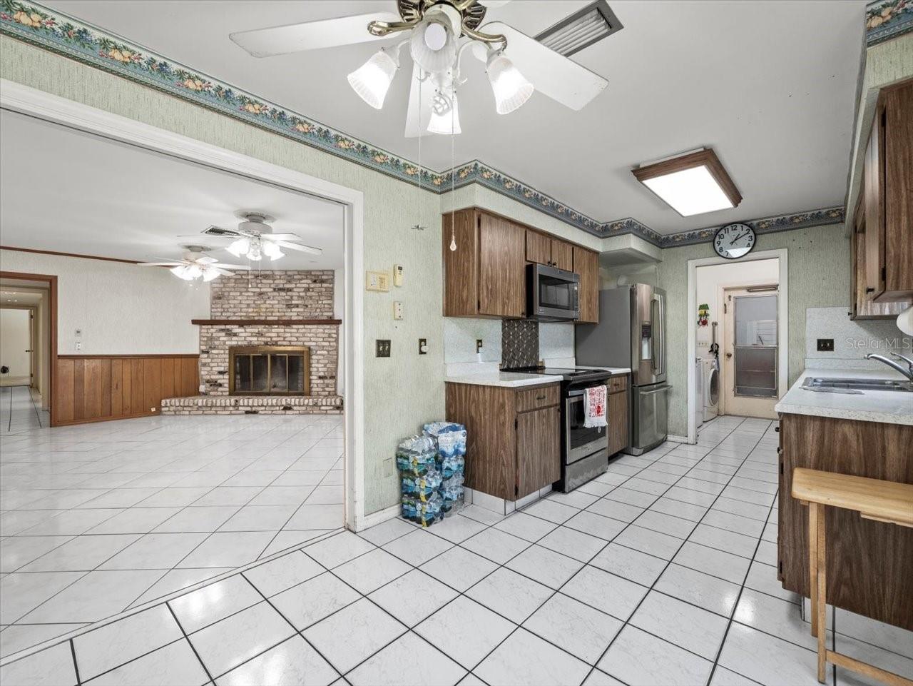 10408 BUTIA PL