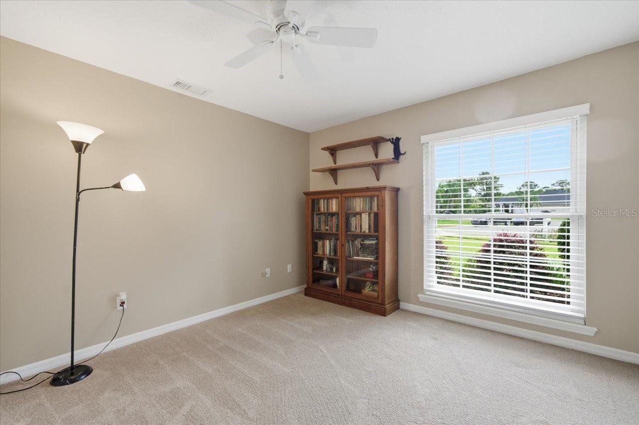 302 LAKE KELL CT