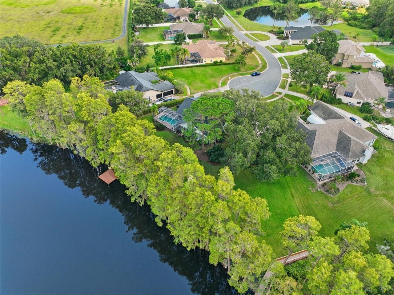 302 LAKE KELL CT
