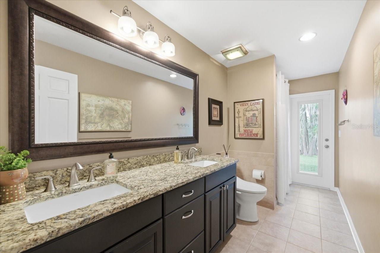 302 LAKE KELL CT