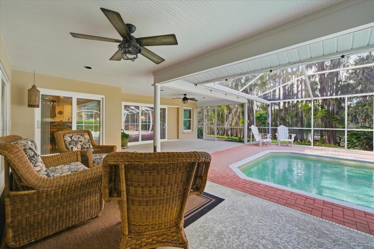 302 LAKE KELL CT
