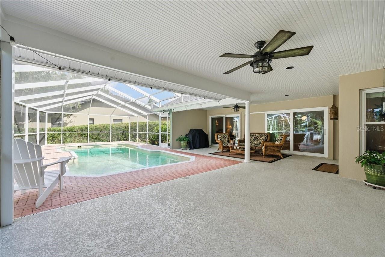 302 LAKE KELL CT