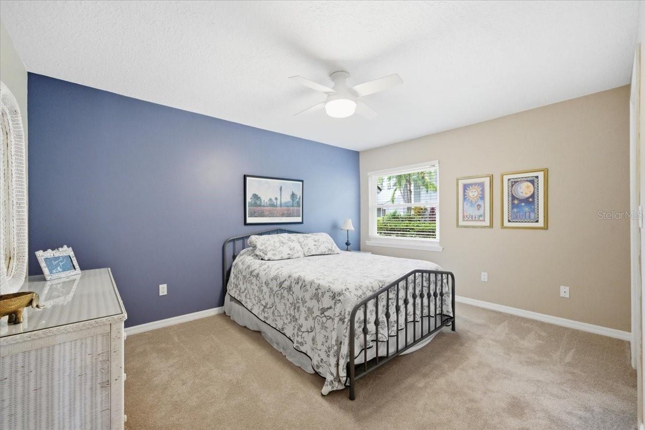 302 LAKE KELL CT