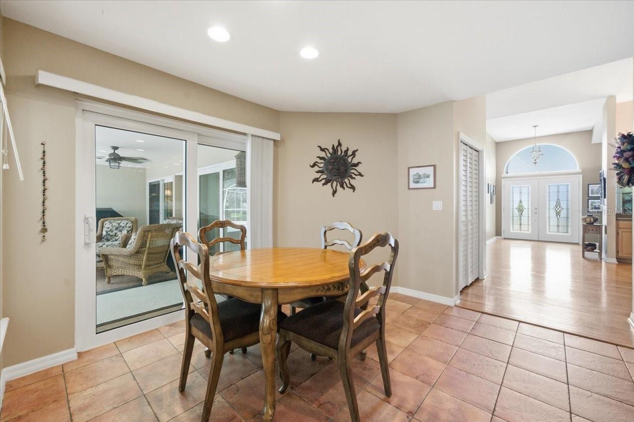 302 LAKE KELL CT
