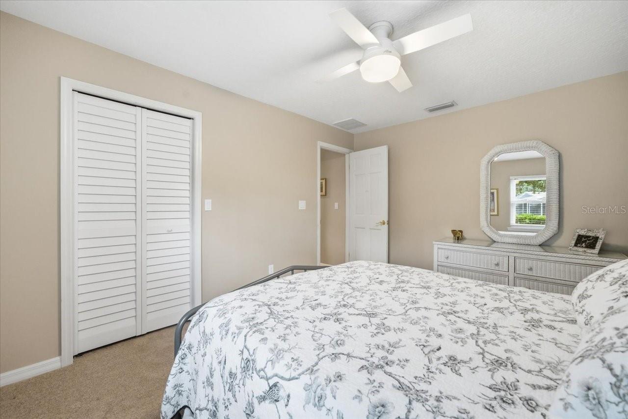 302 LAKE KELL CT