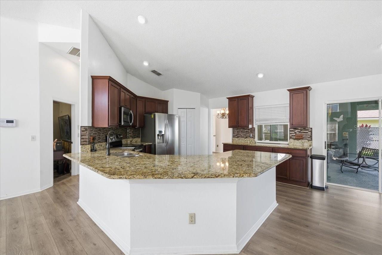 3903 YELLOW FINCH LN