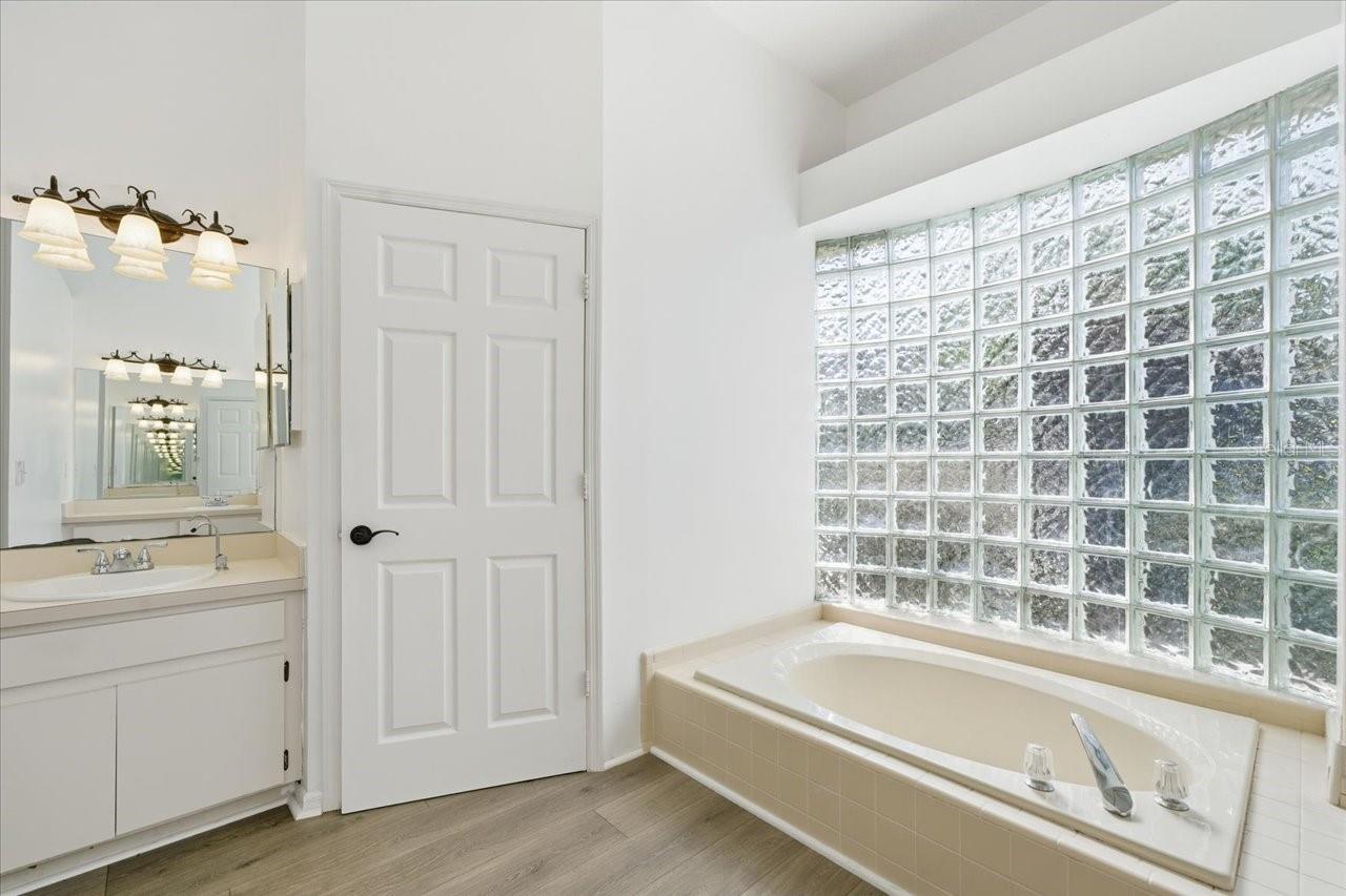 3903 YELLOW FINCH LN