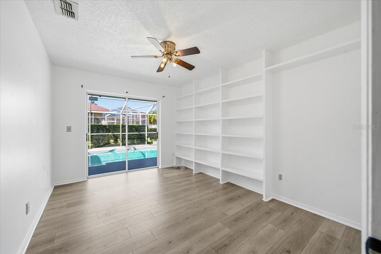 3903 YELLOW FINCH LN