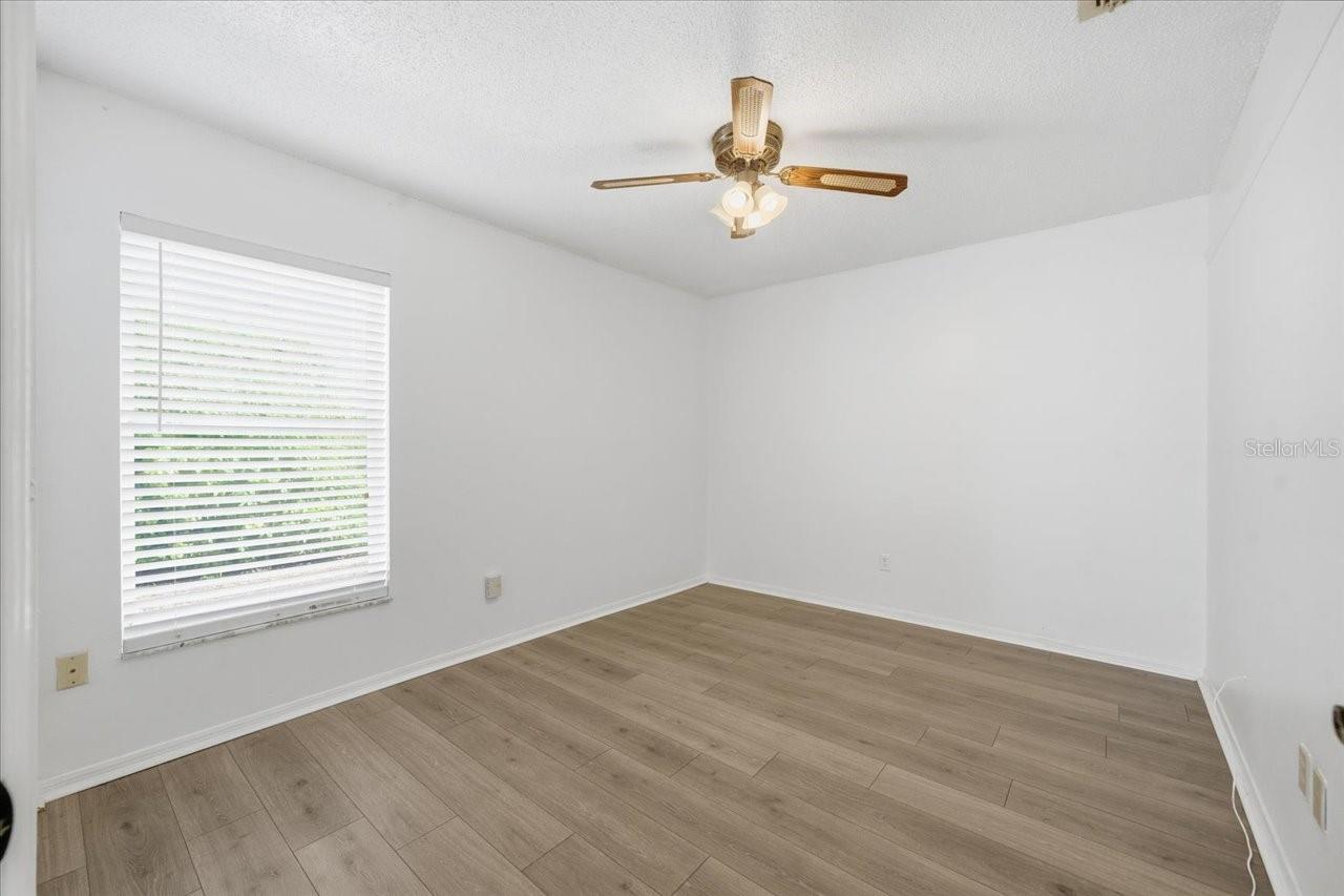 3903 YELLOW FINCH LN