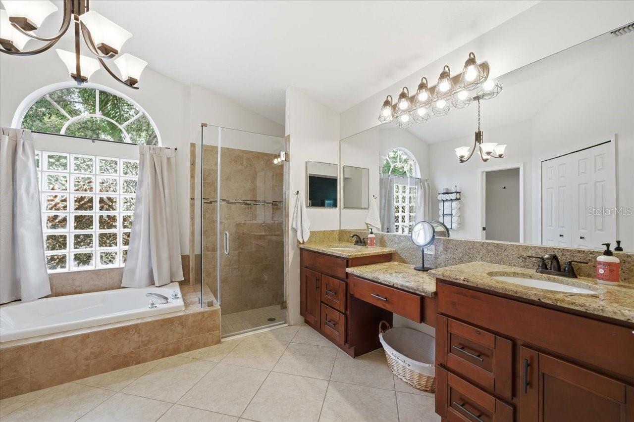 15207 ARBOR HOLLOW DR