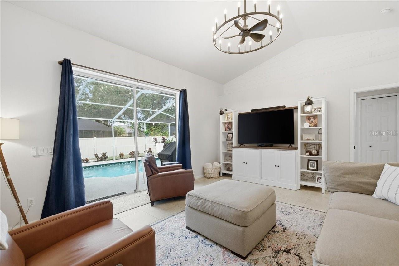 15207 ARBOR HOLLOW DR