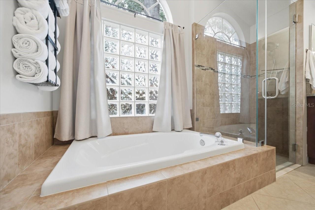 15207 ARBOR HOLLOW DR