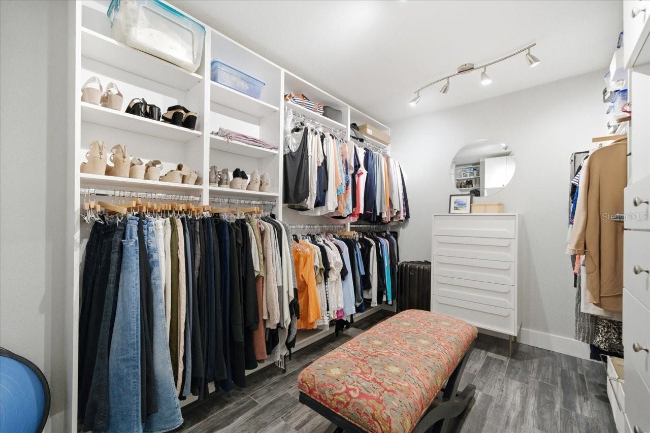 10705 CARROLLWOOD DR