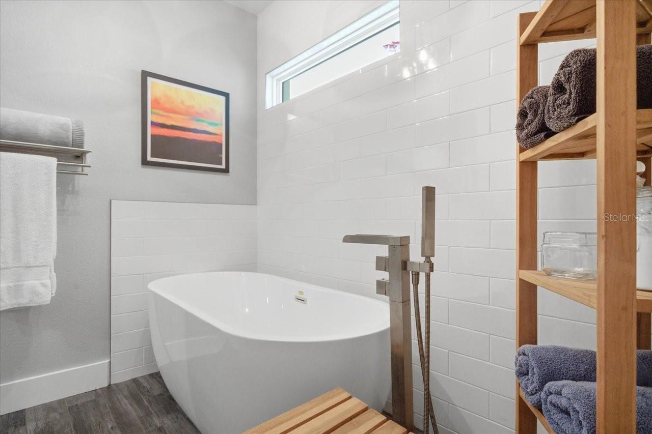 10705 CARROLLWOOD DR