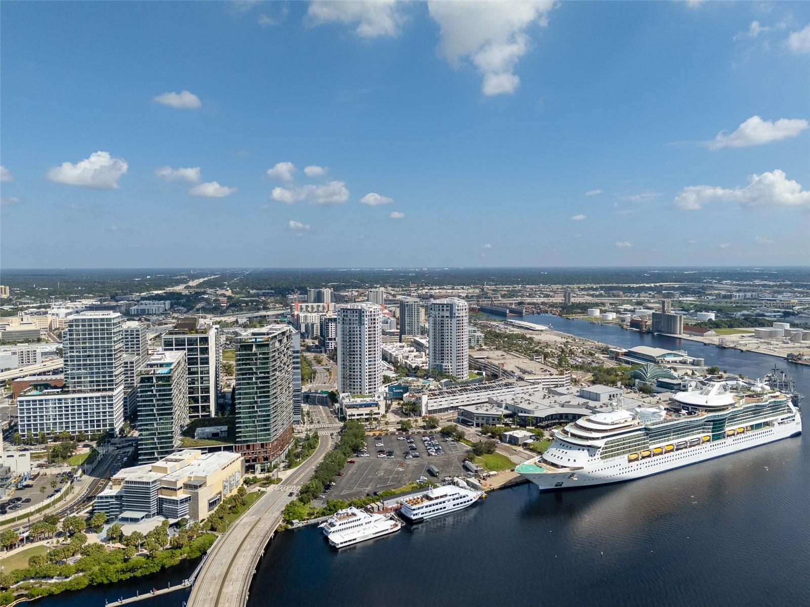 501 KNIGHTS RUN AVE #1215