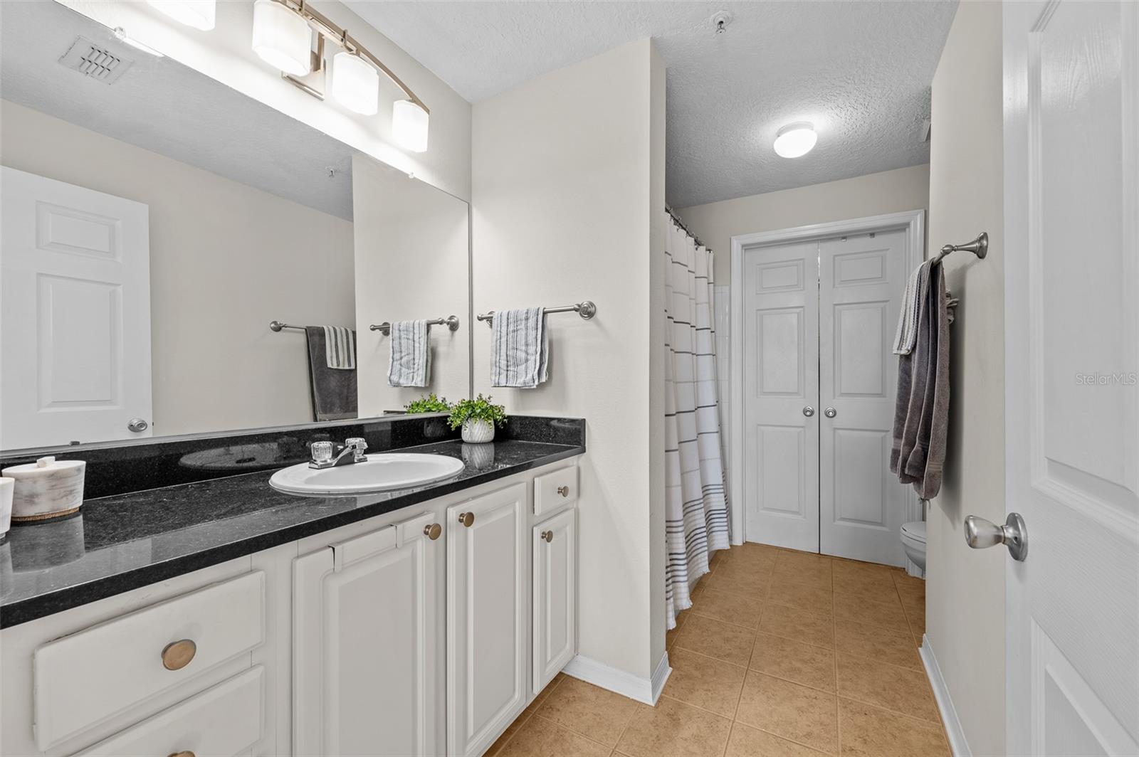 501 KNIGHTS RUN AVE #1215