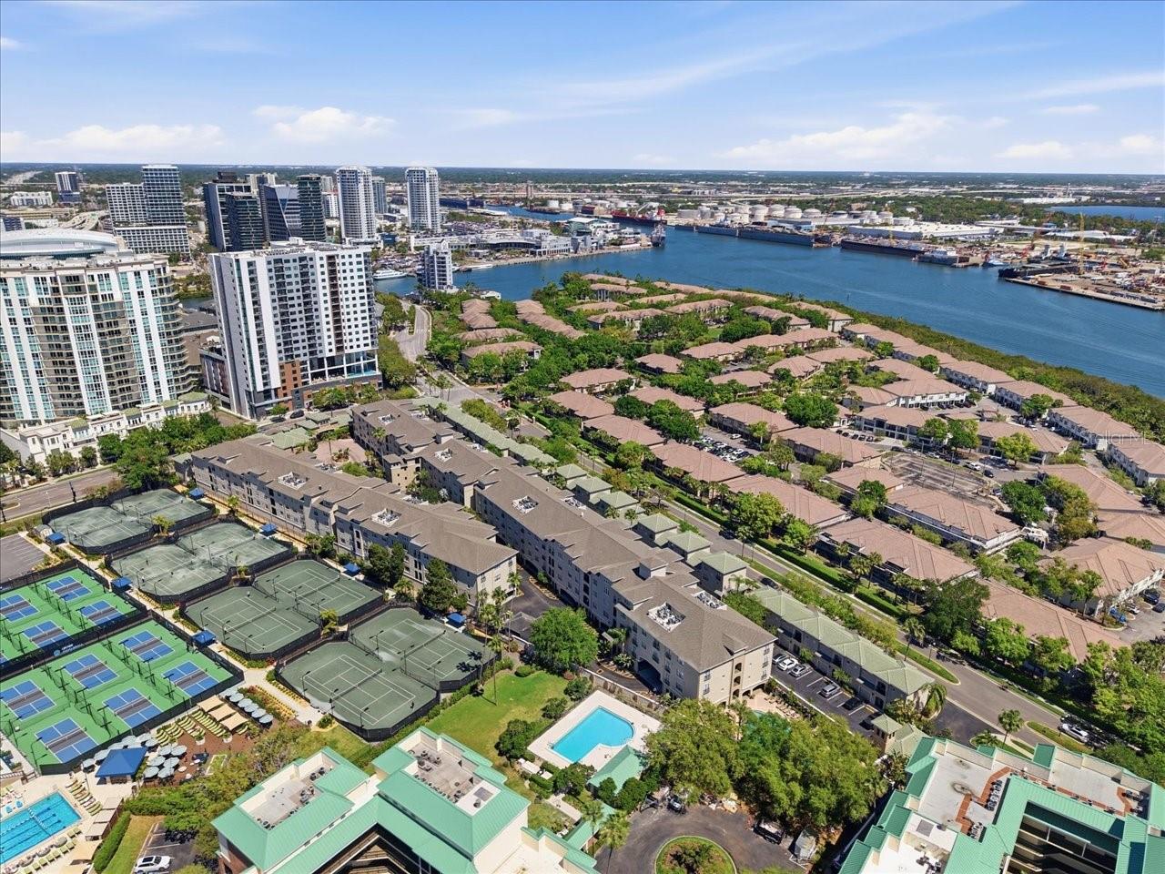 501 KNIGHTS RUN AVE #1320