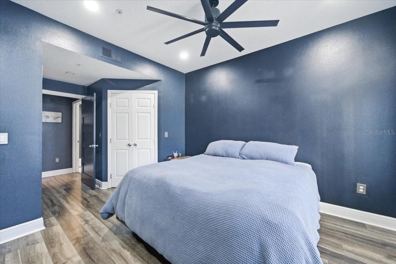 501 KNIGHTS RUN AVE #1320