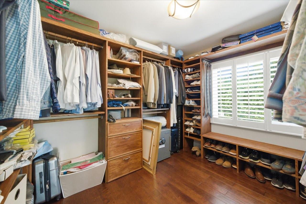 4014 CARROLLWOOD VILLAGE DR