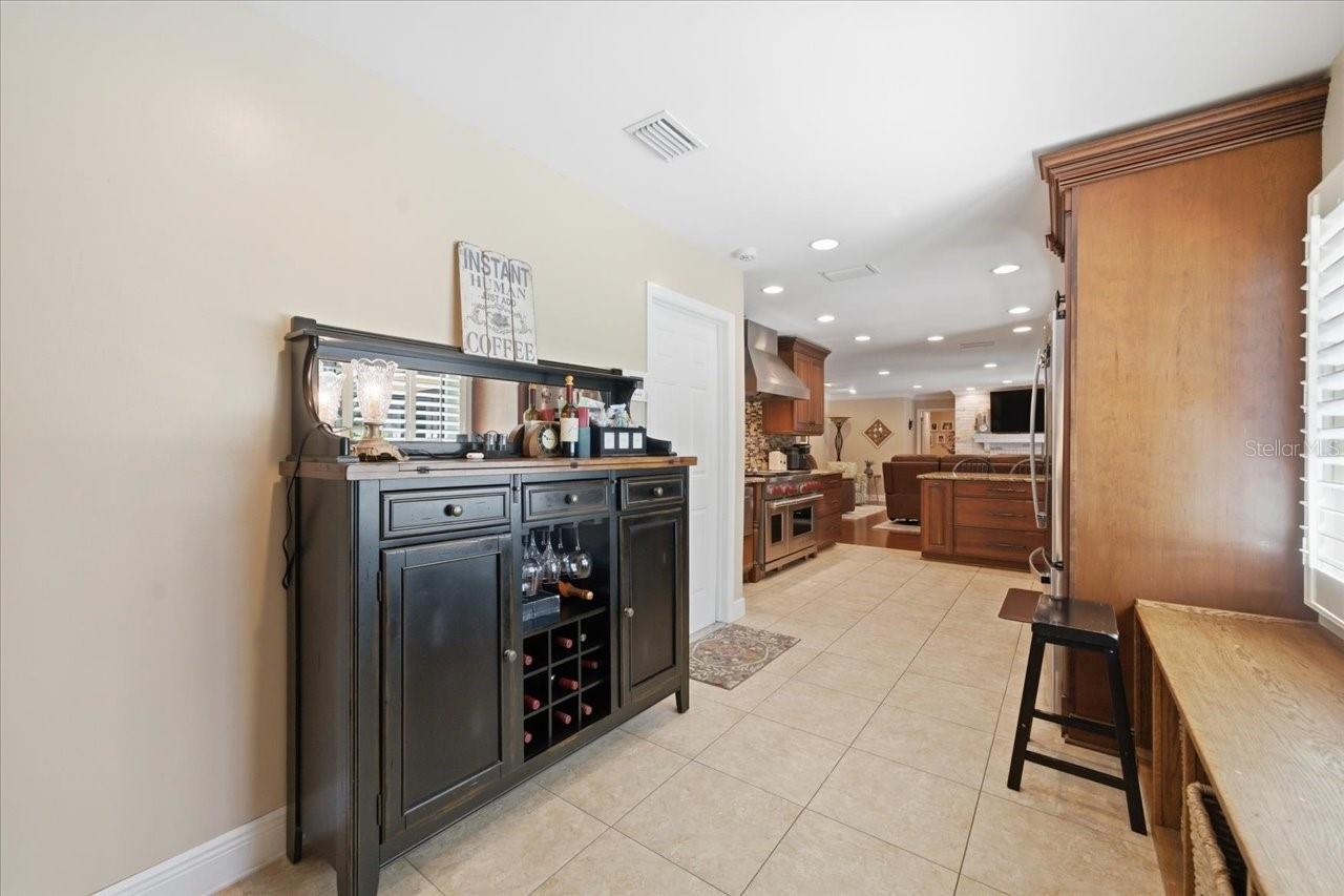 4014 CARROLLWOOD VILLAGE DR