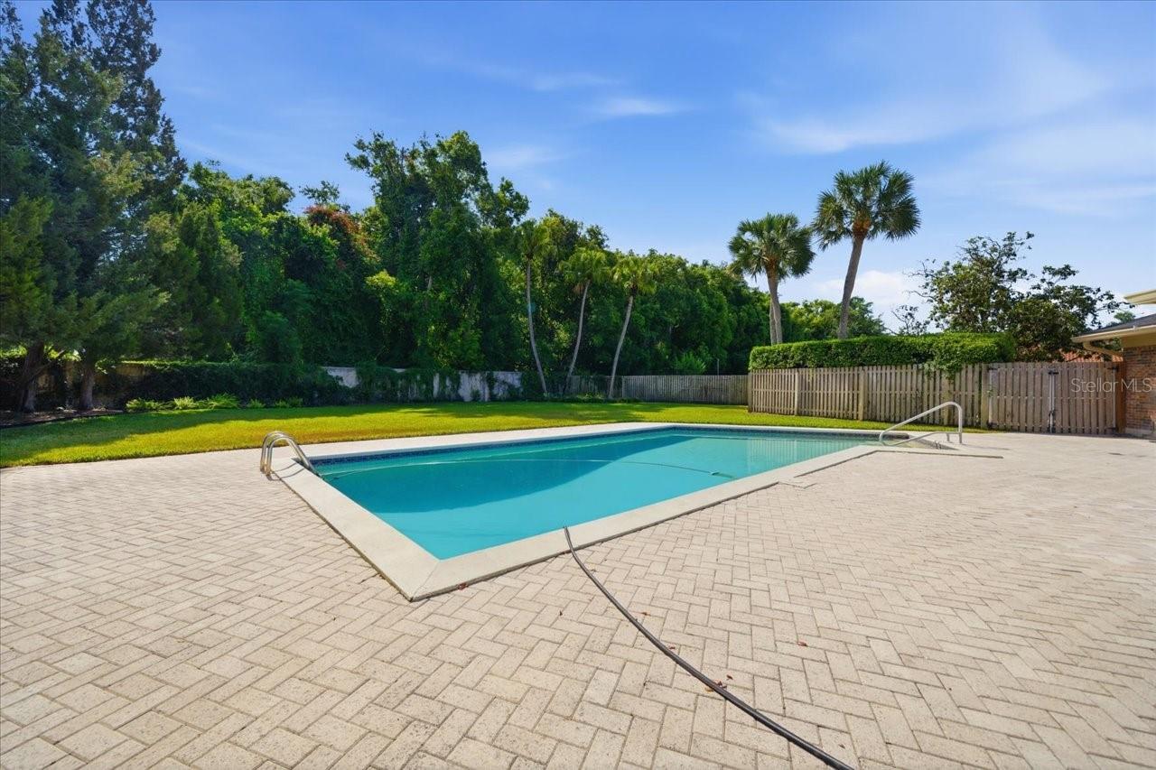 4014 CARROLLWOOD VILLAGE DR